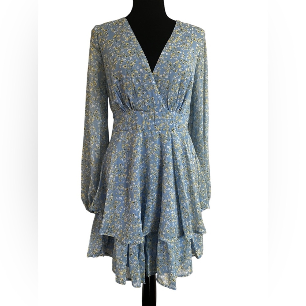 Floral long sleeve, size Medium